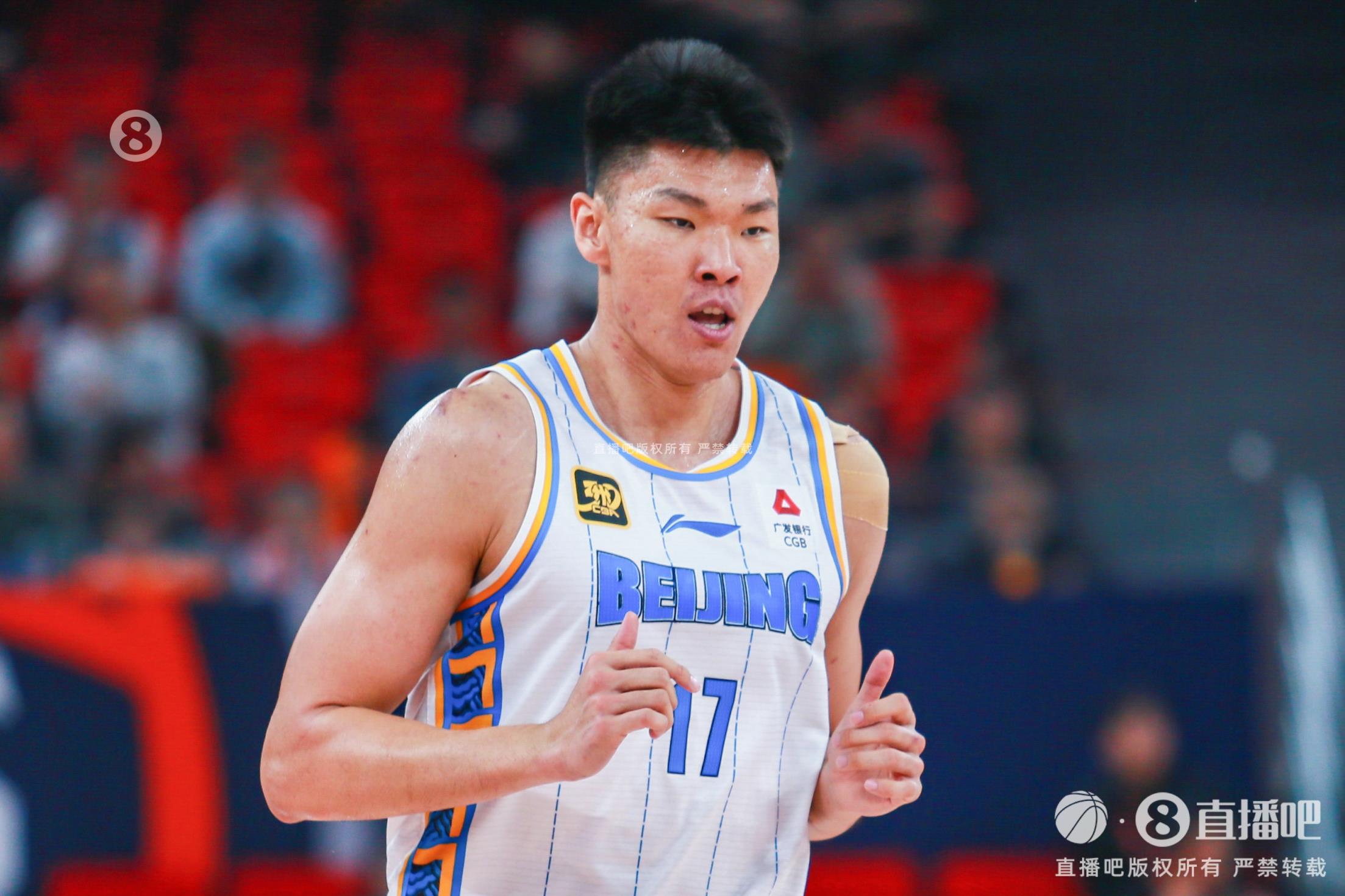 進(jìn)攻端把握機(jī)會不錯！范子銘10投7中貢獻(xiàn)16分3助攻