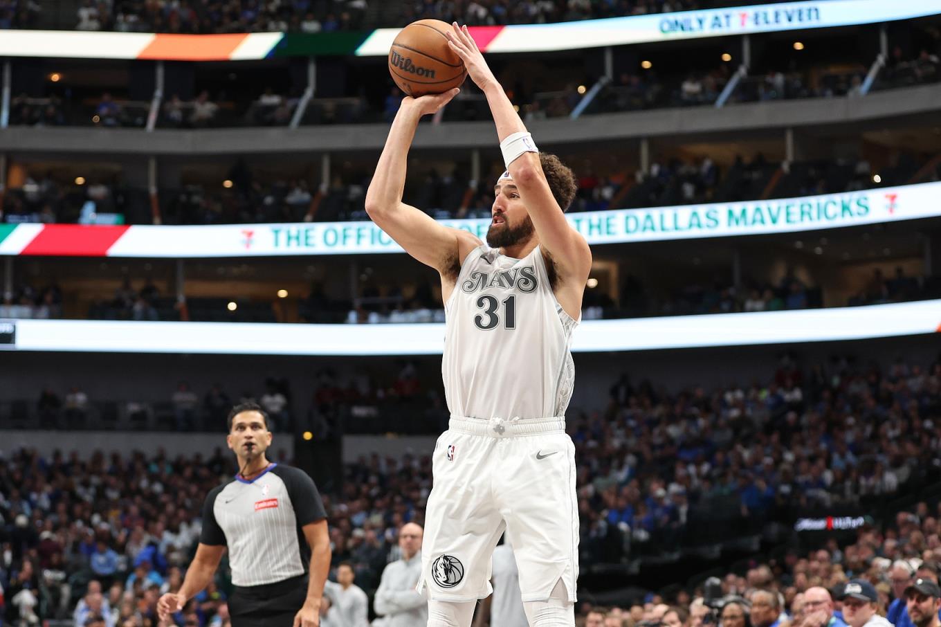 克萊：我們?nèi)志€外投得太差了 對此我也要負(fù)責(zé)任